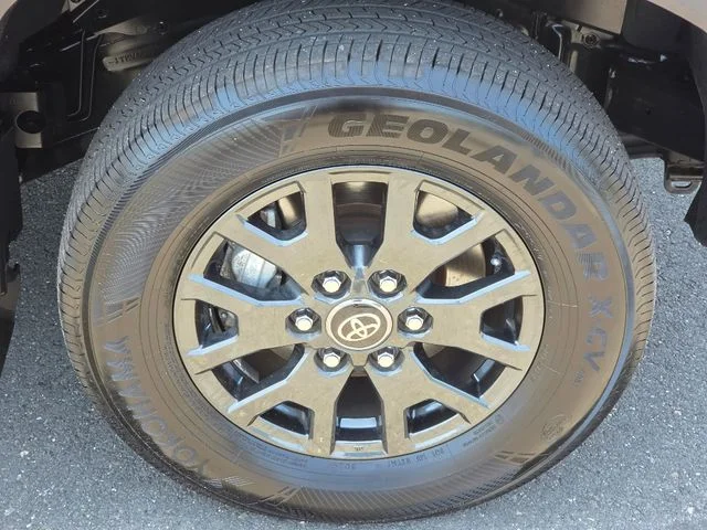Used 2025 White Toyota SR5 image 9
