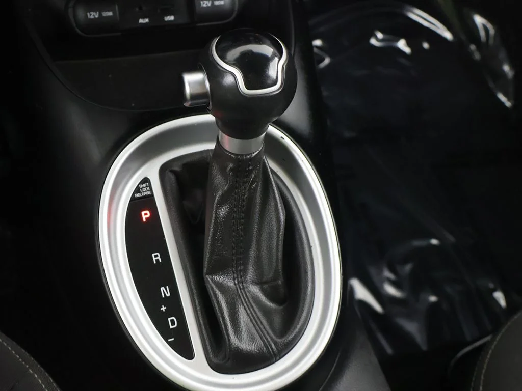Used 2014 Green Kia Base image 37