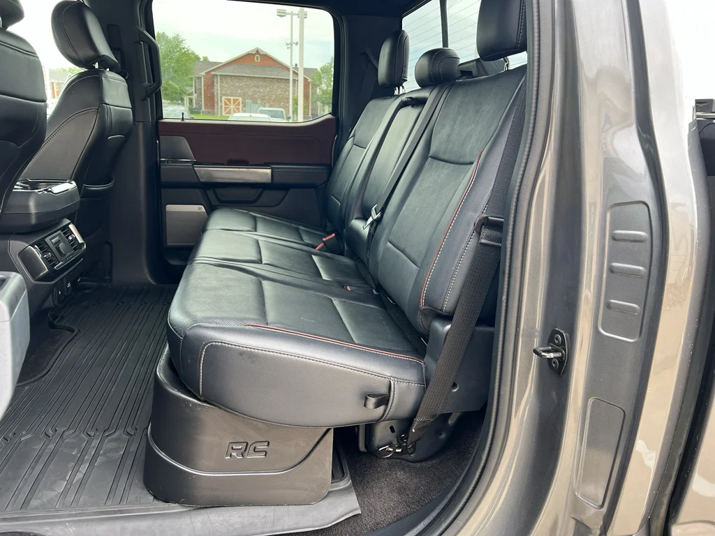 Used 2021 Gray Metallic Ford LARIAT image 19