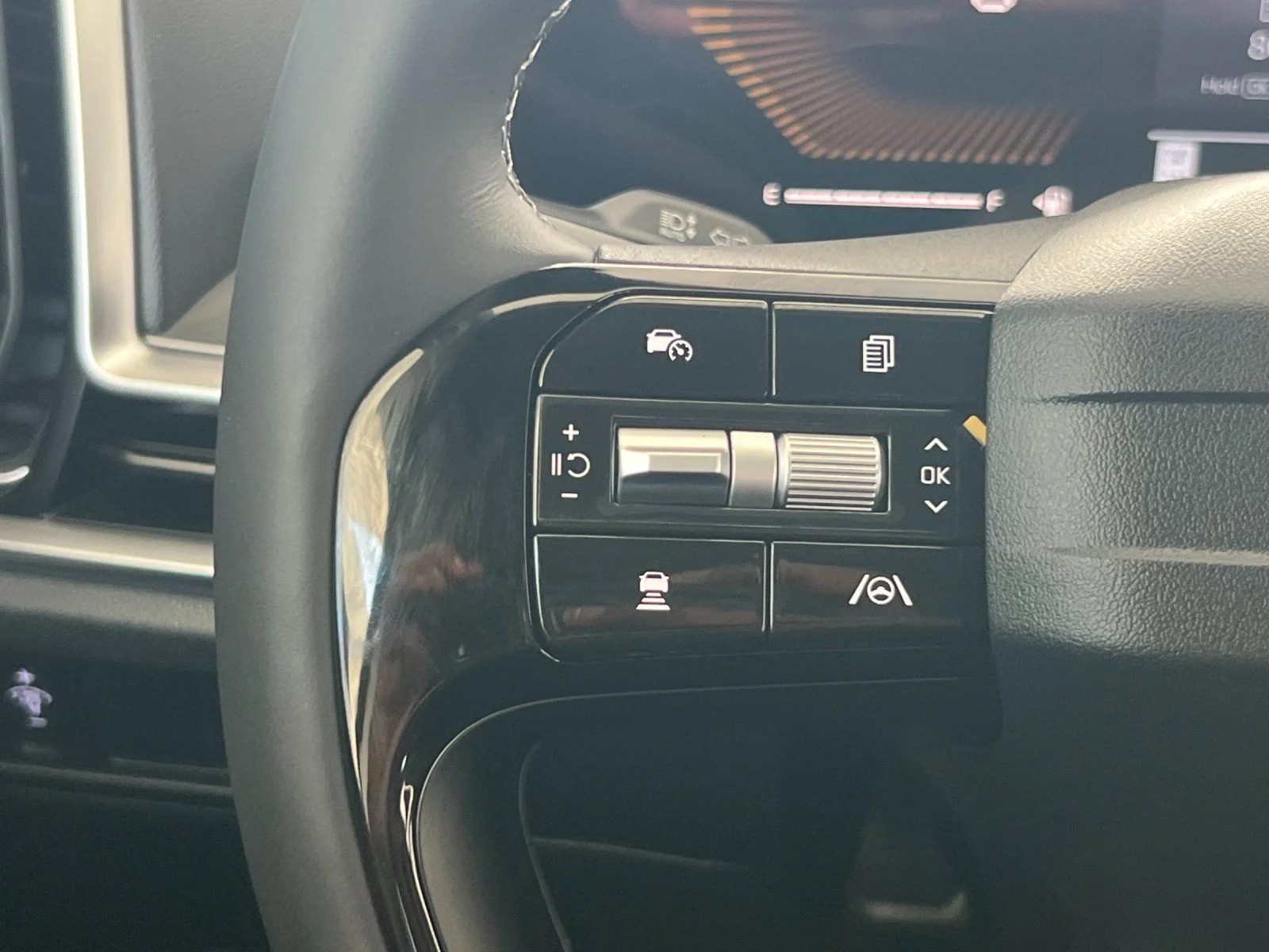 New 2026 White Kia LX image 27