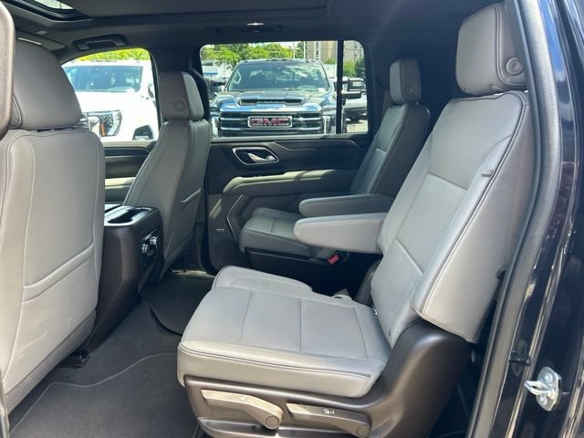 Used 2022 Midnight Blue Metallic GMC SLT image 11