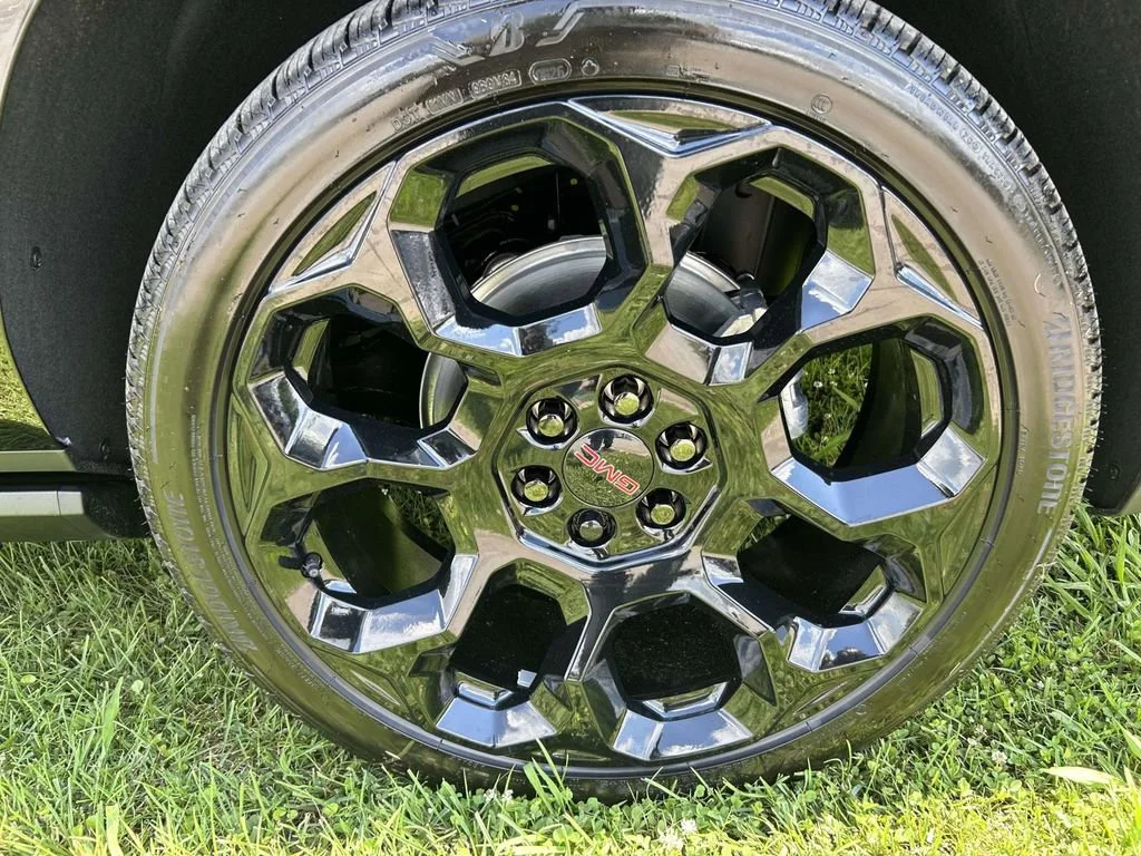 New 2026 Onyx Black GMC Denali Ultimate image 10