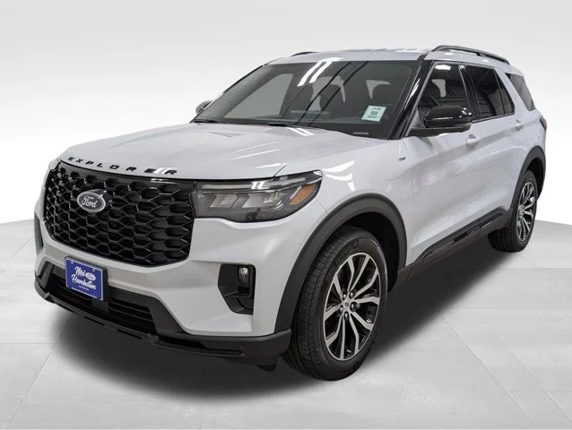 New 2026 Space White Metallic Ford ST-Line image 47