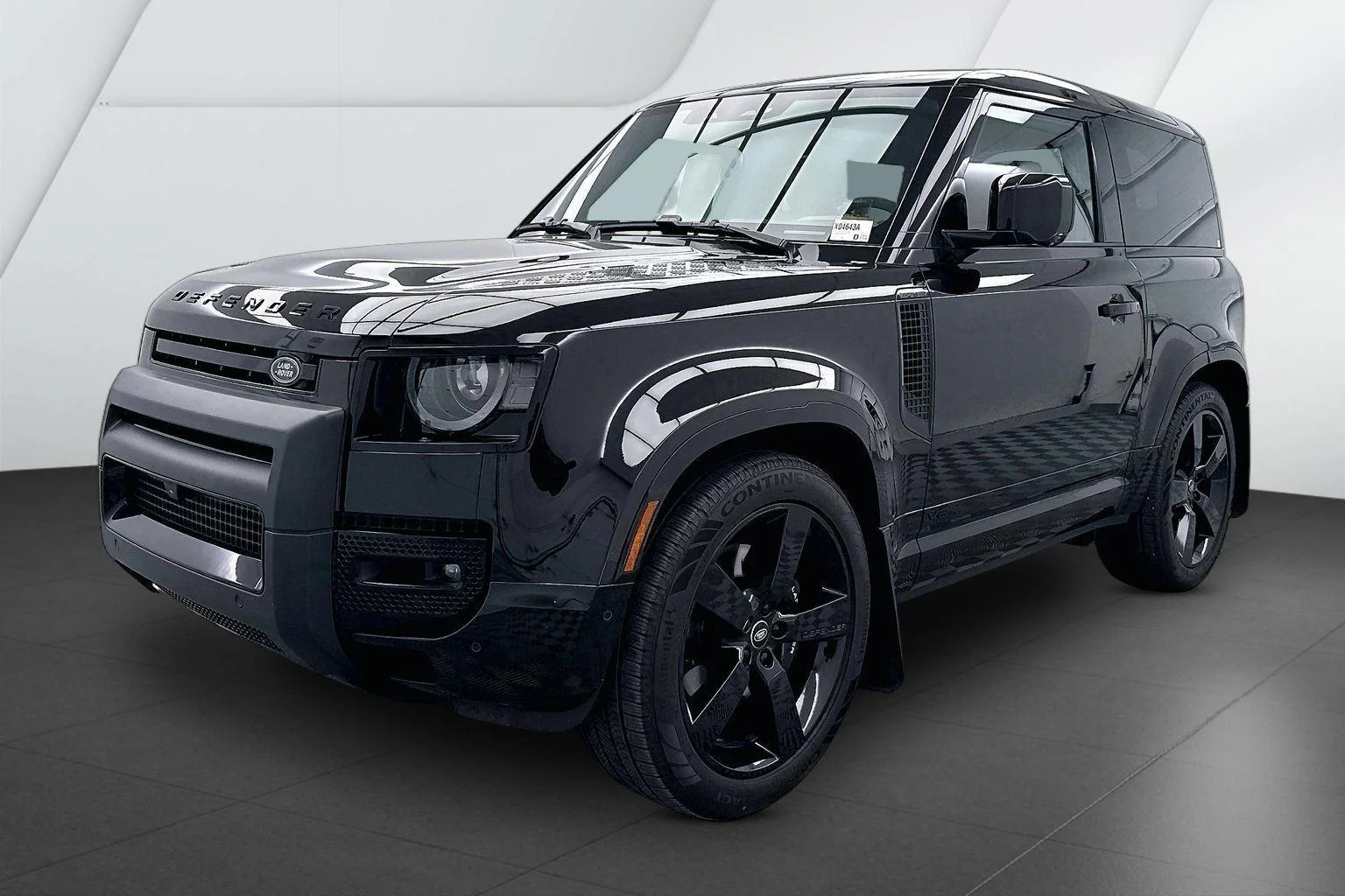 Used 2024 Santorini Black Metallic Land Rover V8 image 3