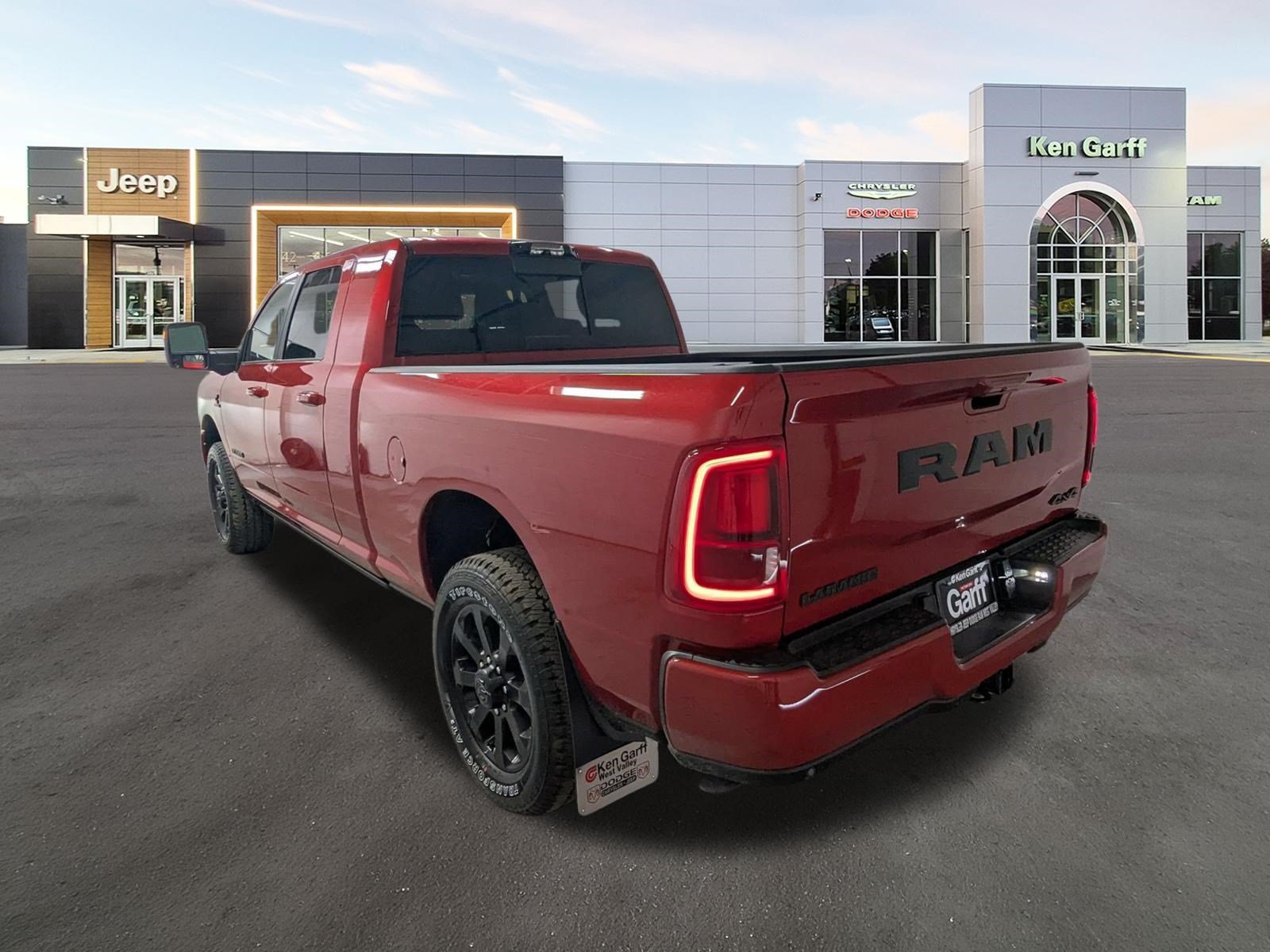 New 2026 Molten Red Pearl-Coat Exterior Paint RAM Laramie image 7