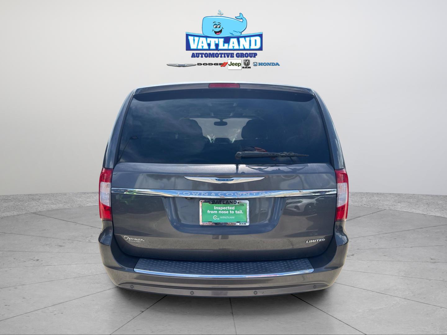 Used 2016 Gray Chrysler Limited image 42