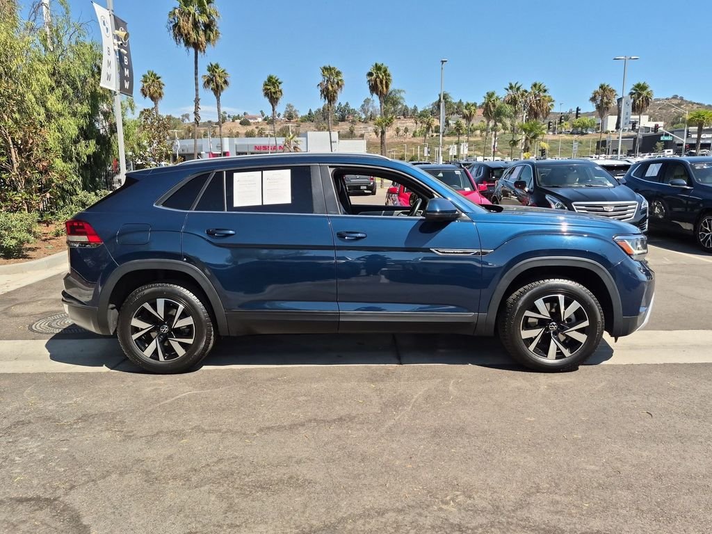 Used 2022  Volkswagen 2.0T SE image 3