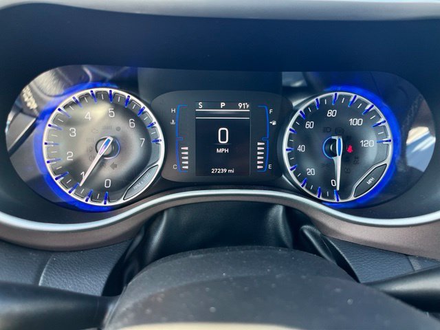 Used 2024 White Chrysler LX image 10