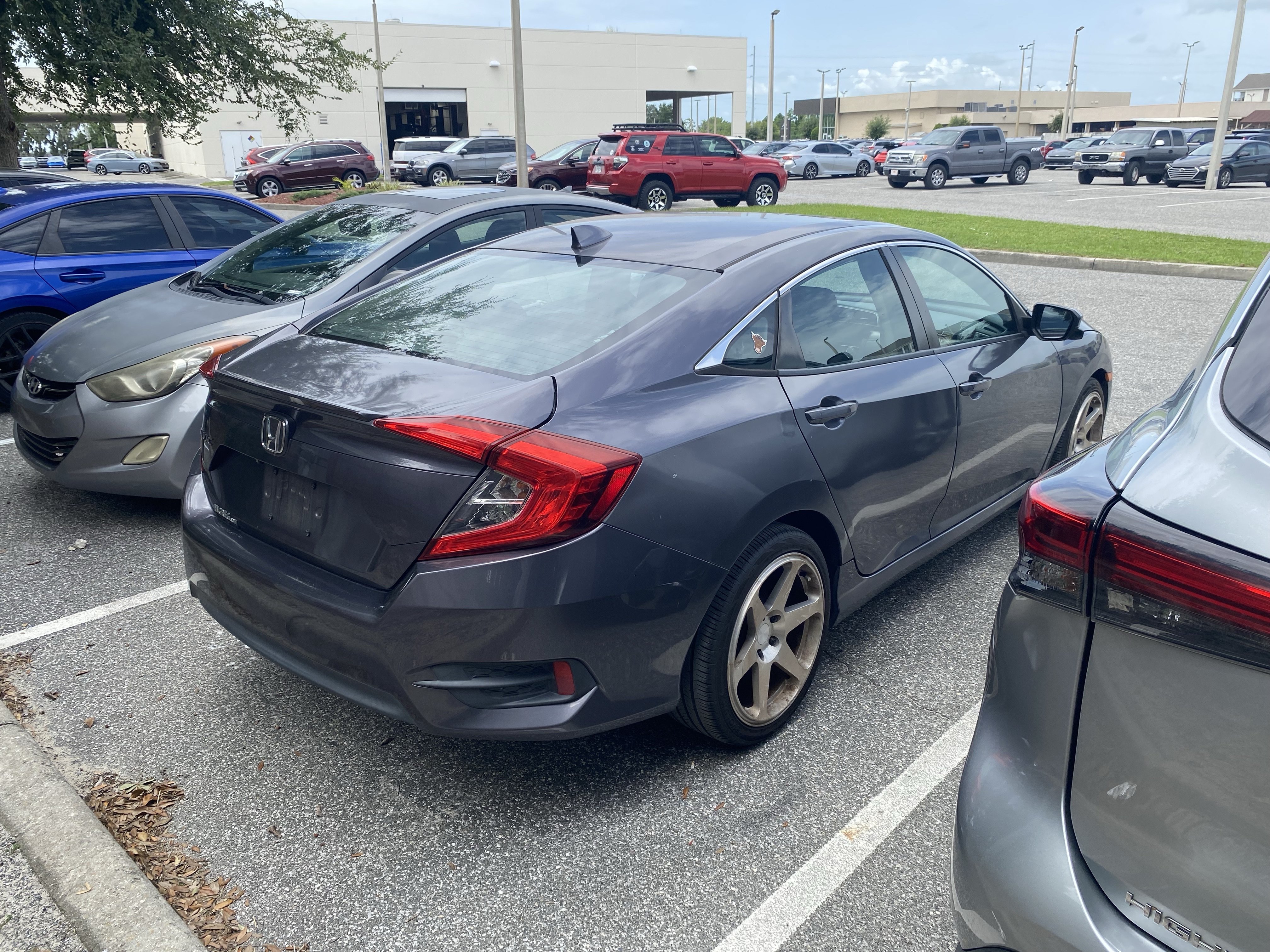 Used 2017 Modern Steel Metallic Honda EX-T image 16