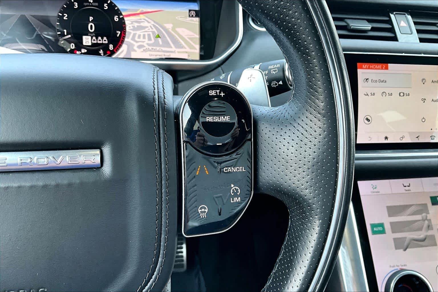 Used 2019 Byron Blue Metallic Land Rover HSE Dynamic image 24
