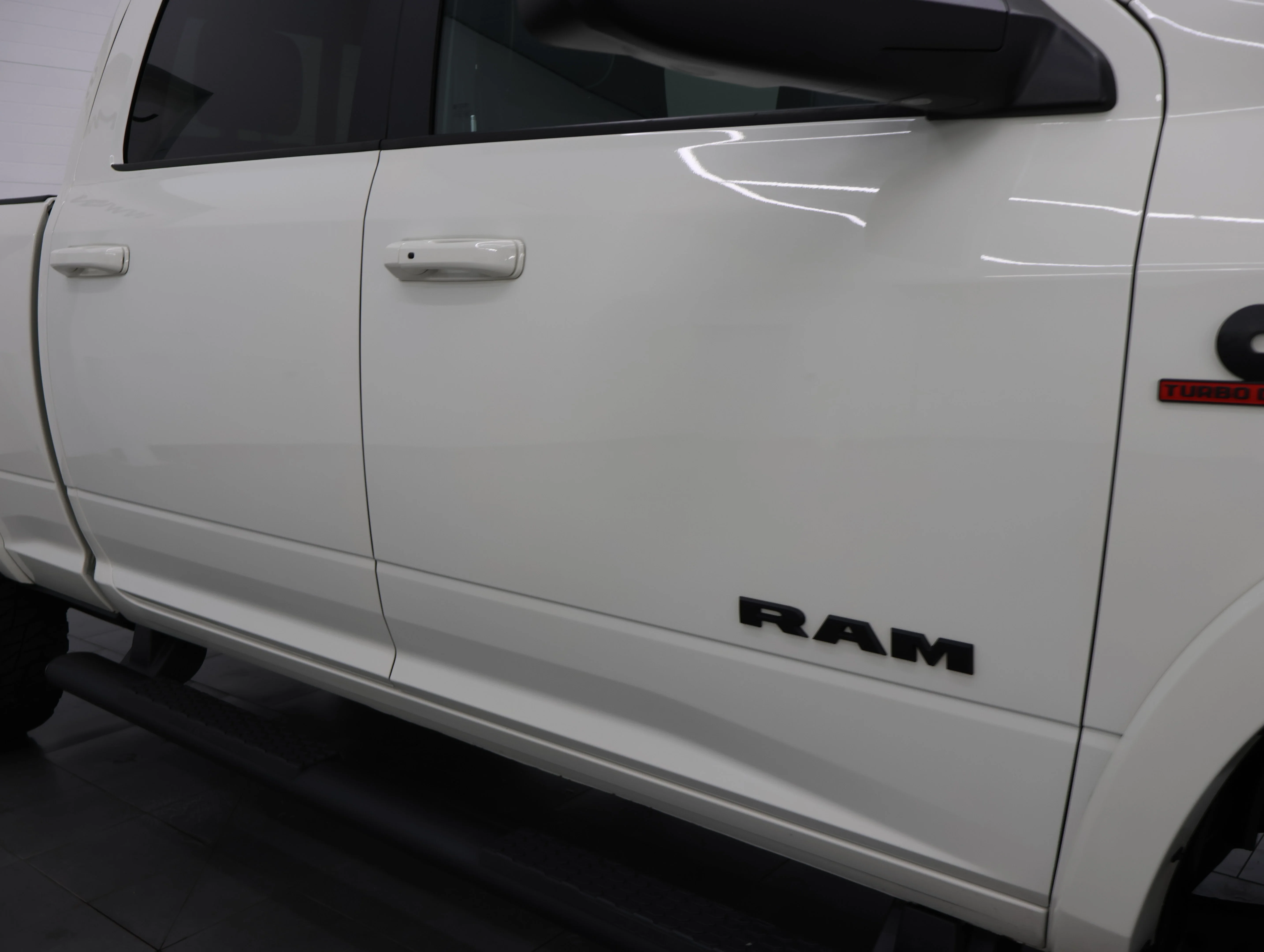 Used 2022 Pearl White Ram Laramie image 26