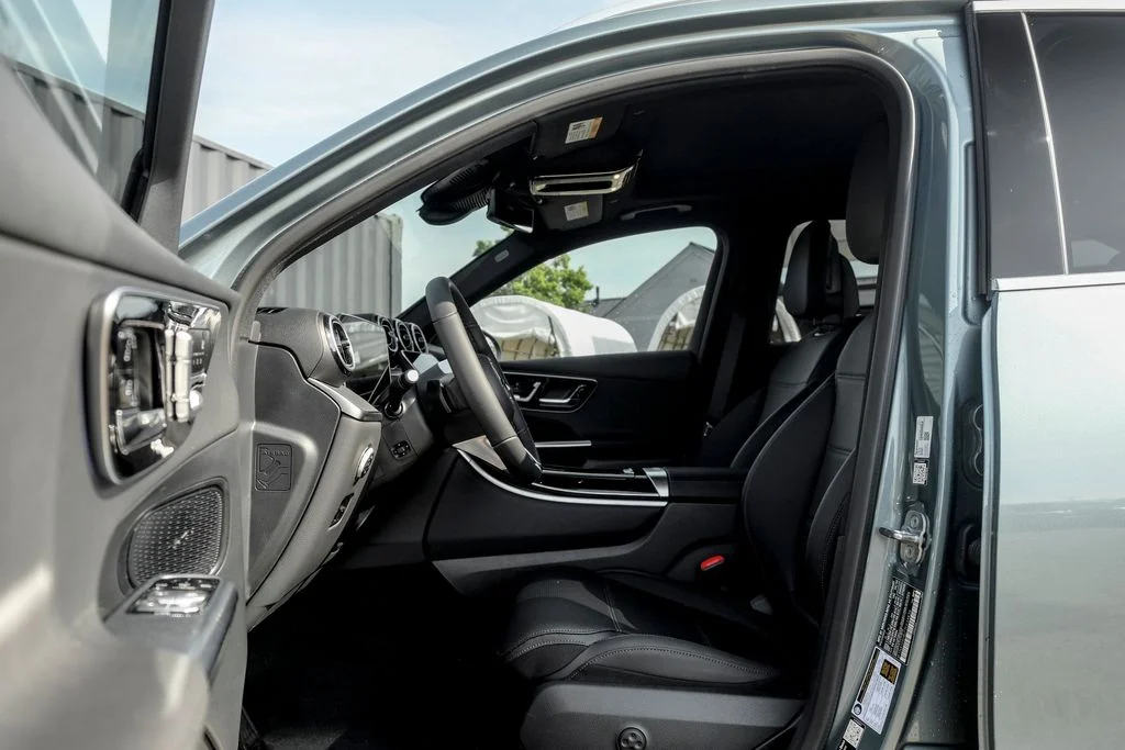 New 2026 Verde Silver Metallic Mercedes-Benz GLC 300 image 11