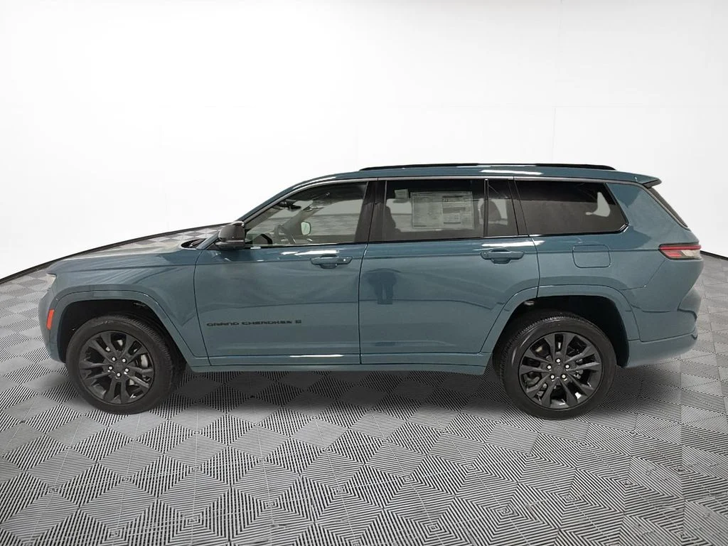 New 2026 Steel Blue Exterior Paint Jeep Limited image 2