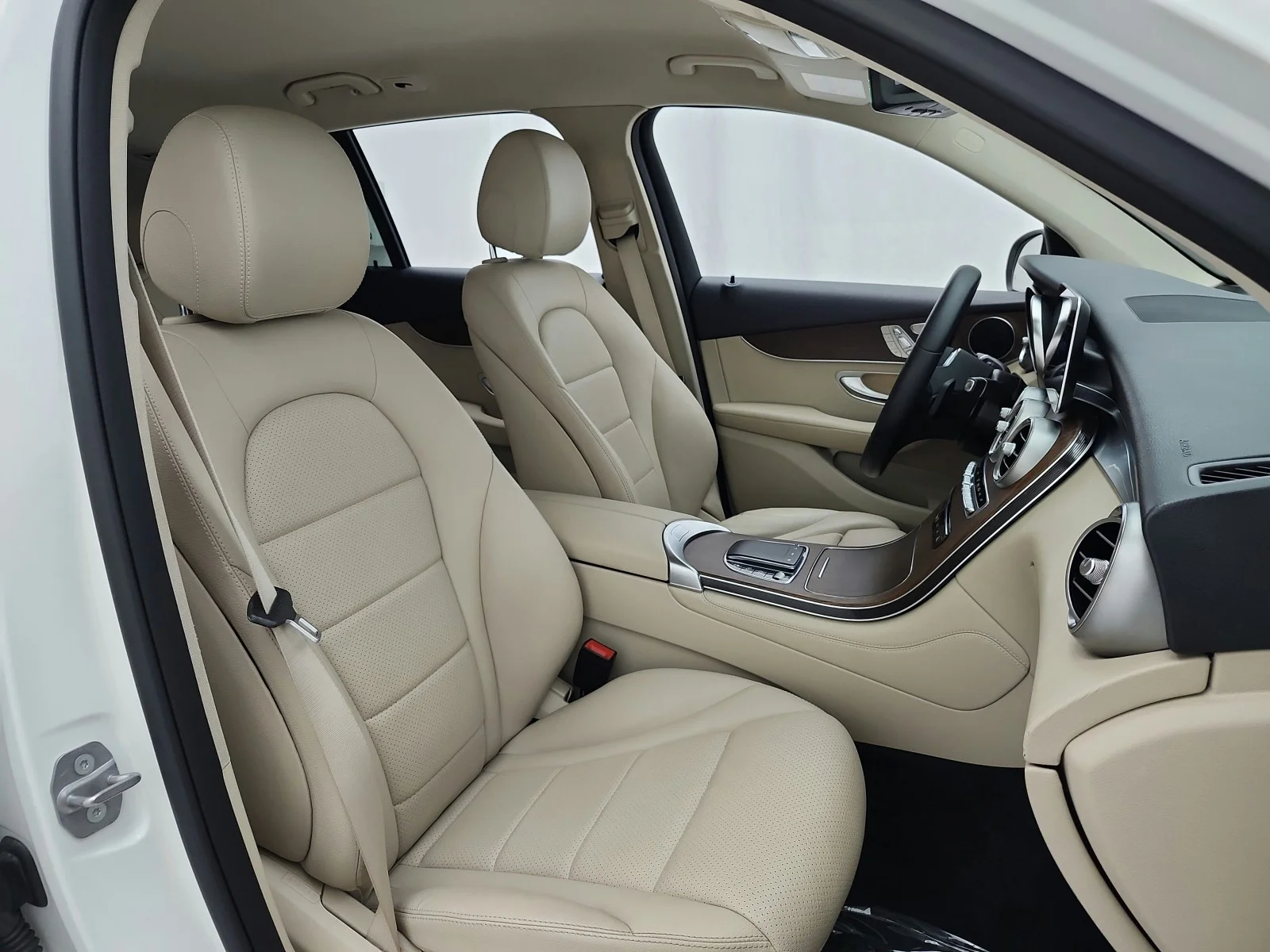 Used 2021 Polar White Mercedes-Benz GLC 300 image 19