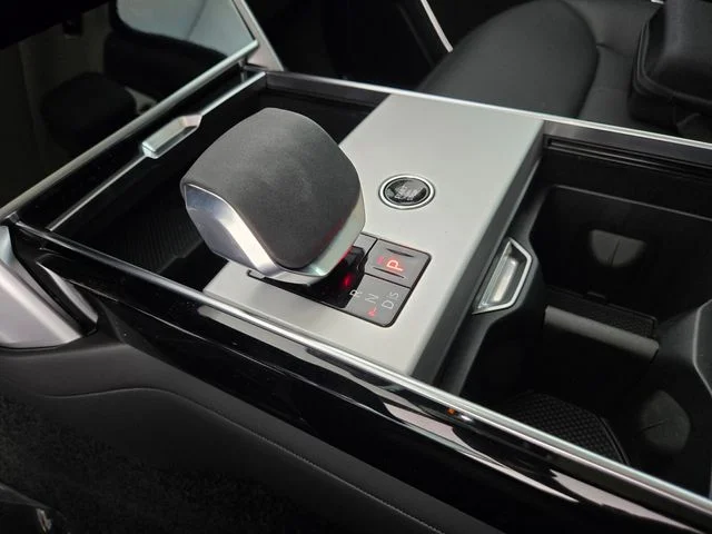 2026 Land Rover Range Rover SE - Photo 23