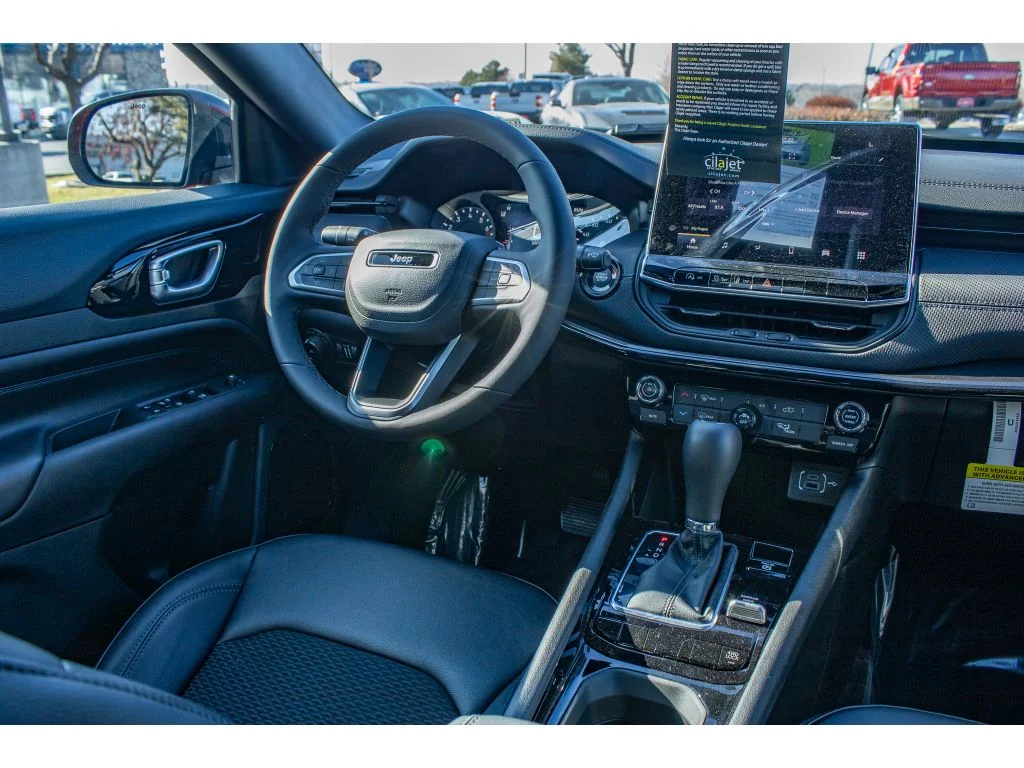 New 2026 Red Hot Pearlcoat Jeep Latitude Altitude image 16