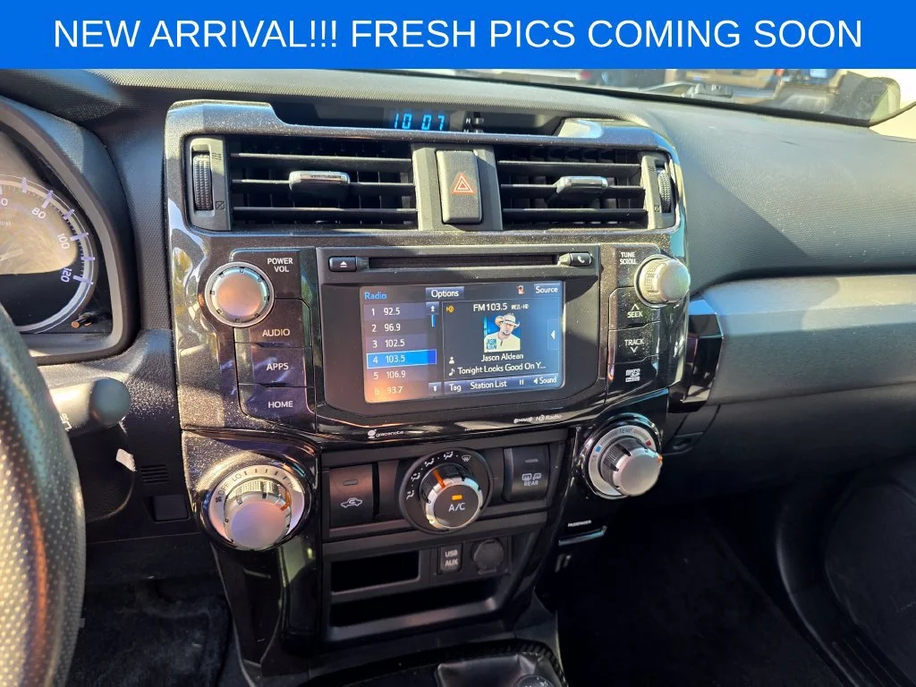 Used 2019  Toyota SR5 image 10