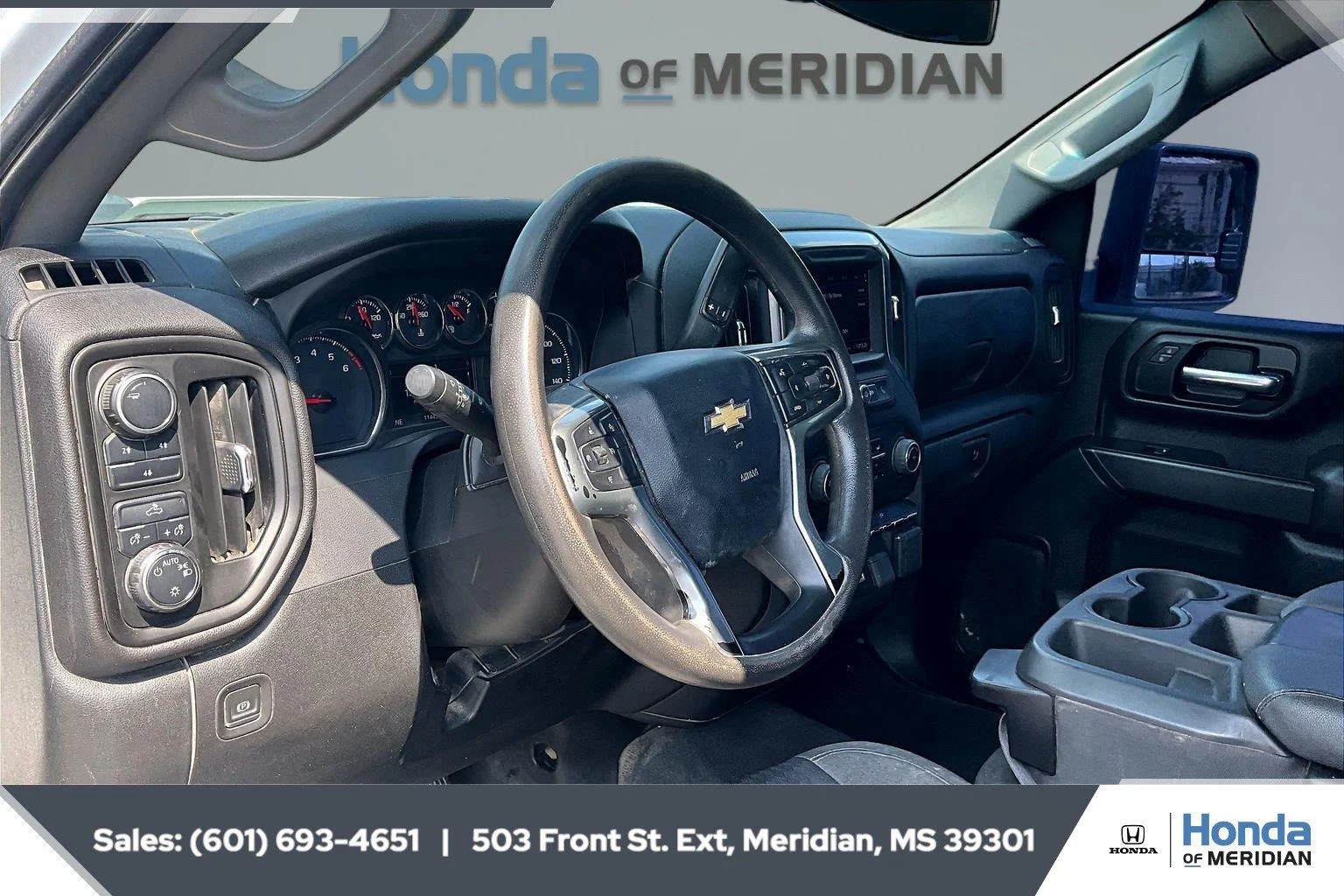 Used 2023 Summit White Chevrolet Custom image 12