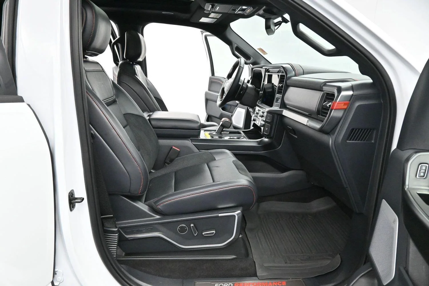 Used 2025 Oxford White Ford Raptor image 32