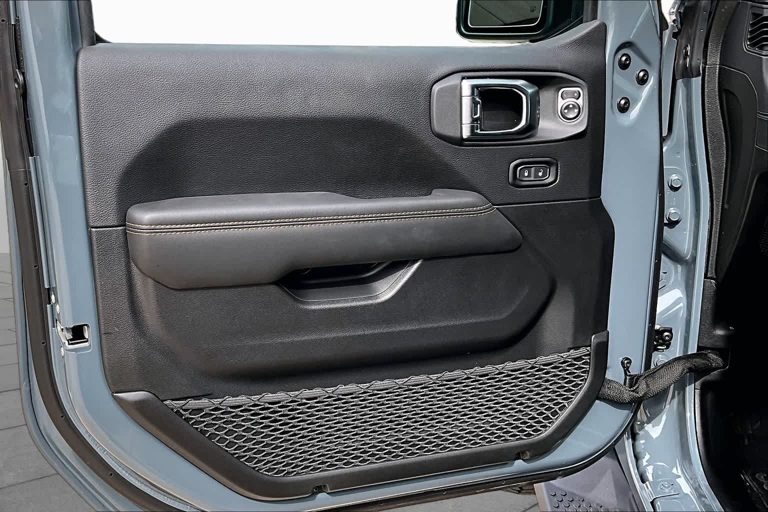 New 2026 Anvil Clear-Coat Exterior Paint Jeep Sahara image 11