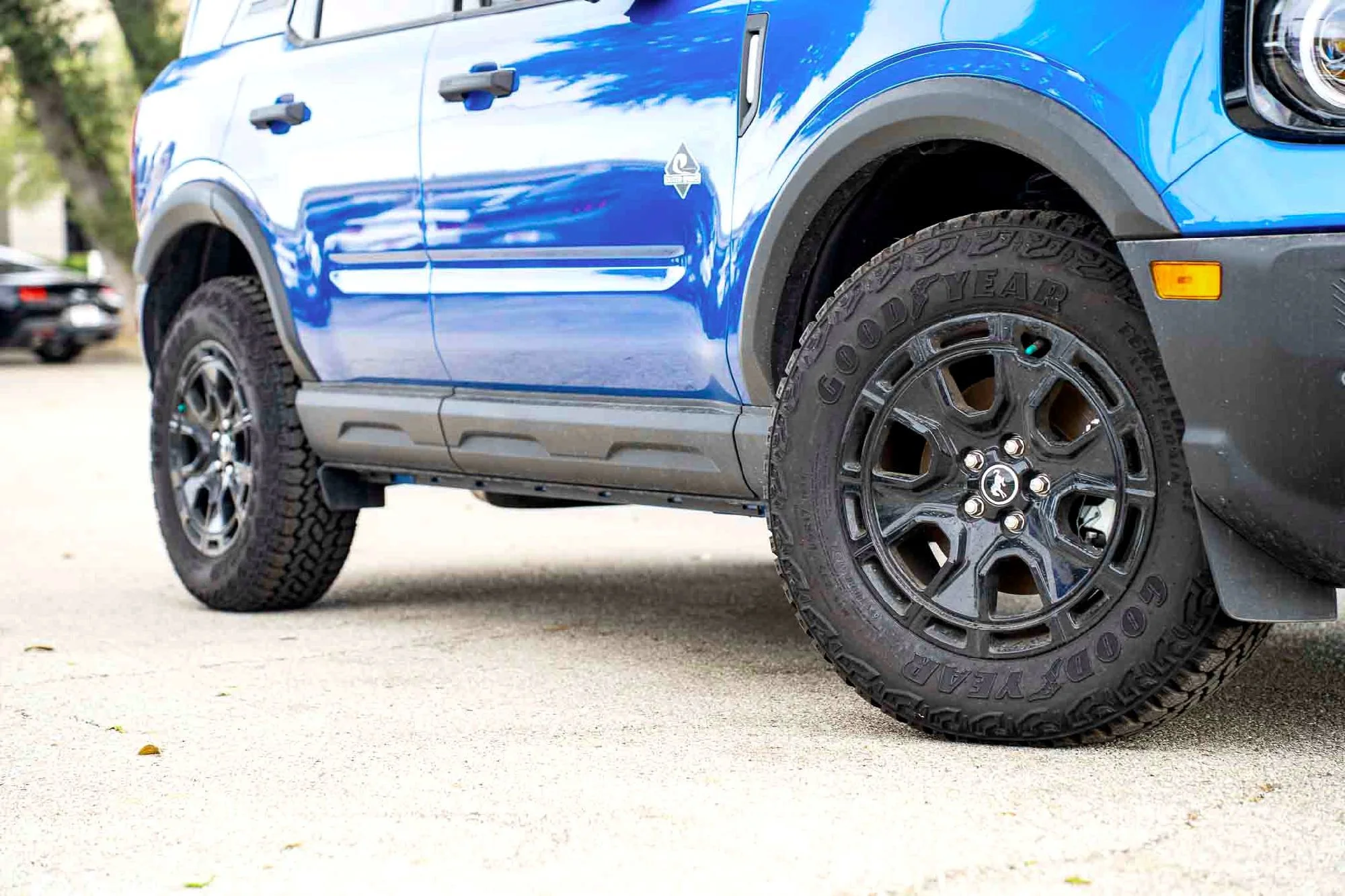 New 2025 Velocity Blue Metallic Ford Outer Banks image 2