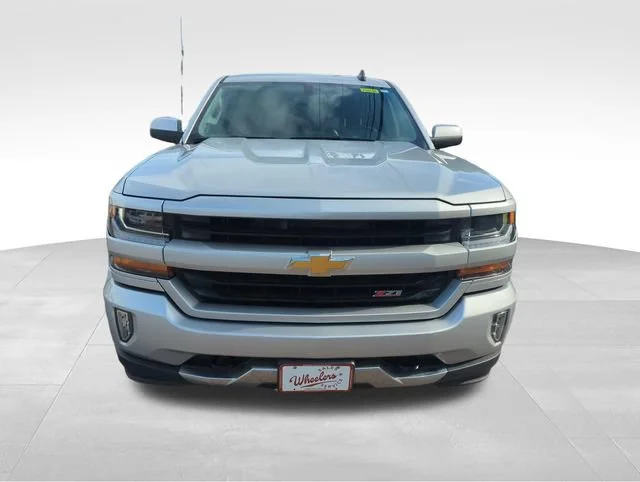Used 2016 SILVER ICE METALLIC Chevrolet LT image 10