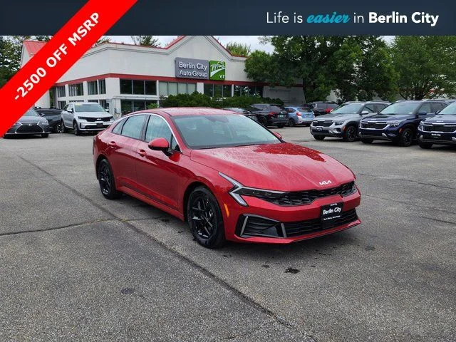 2025 Kia K5 LXS - Photo 30