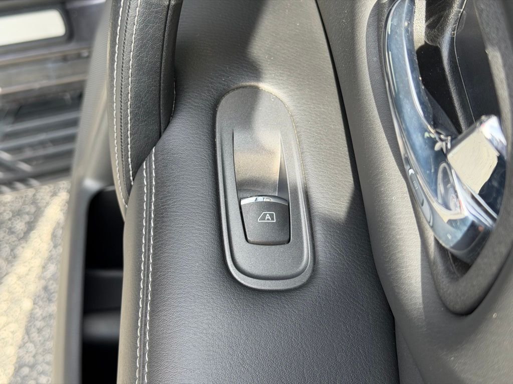 Used 2024 Gray INFINITI LUXE image 21