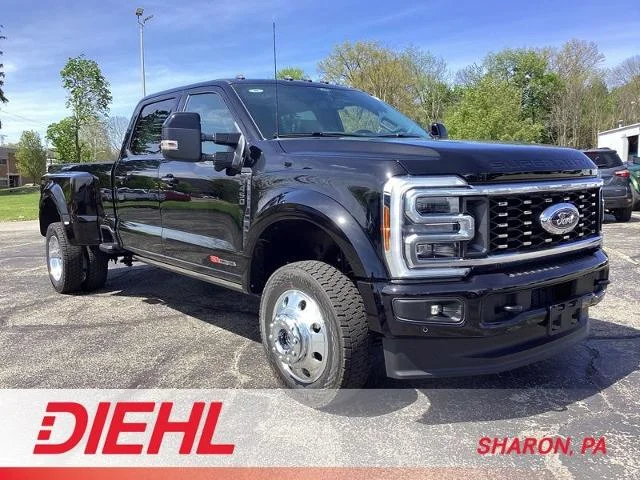 2026 Ford F-450 Platinum 4x4 Crew Cab 8' Box DRW's photo