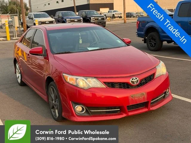 Used 2014 Barcelona Red Metallic Toyota SE Sport image 1
