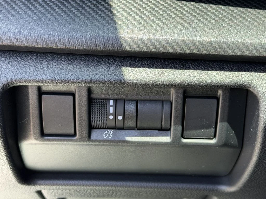 New 2026 CRYSTAL WHITE PEARL Subaru Base image 26