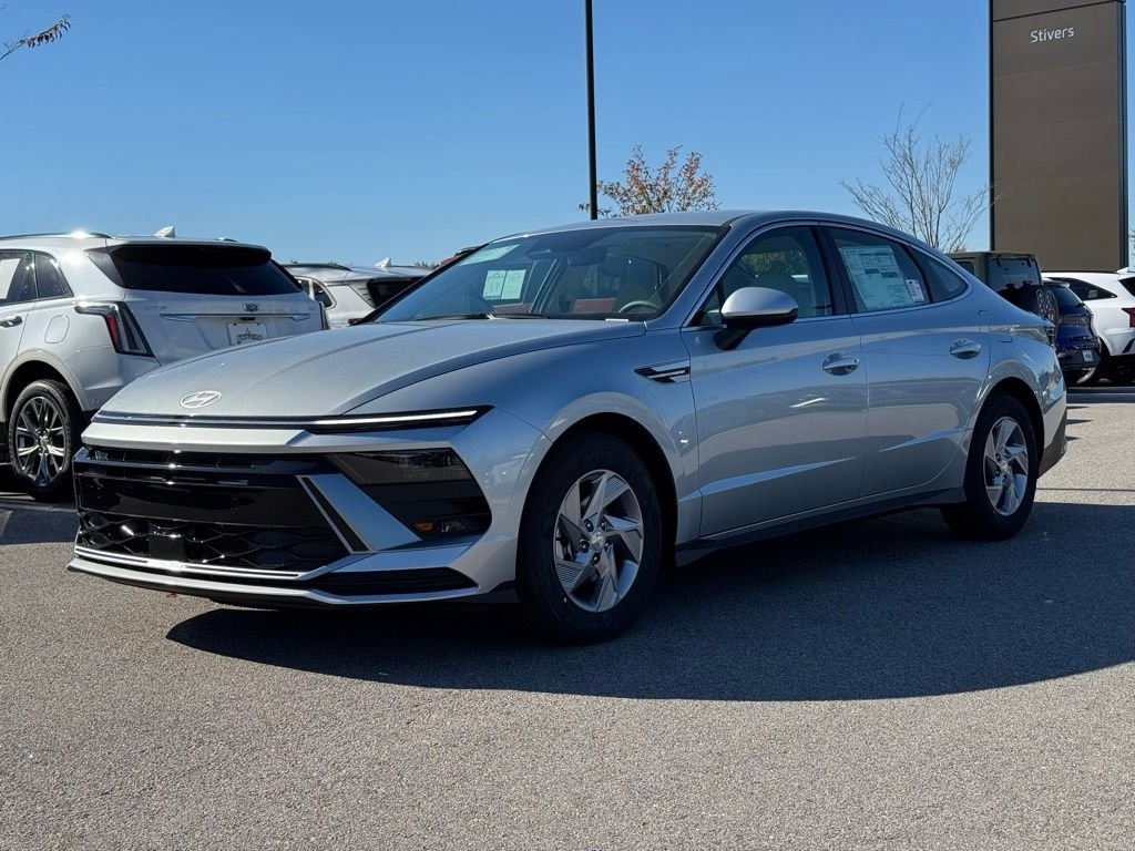Used 2026 Silver Hyundai SE image 7