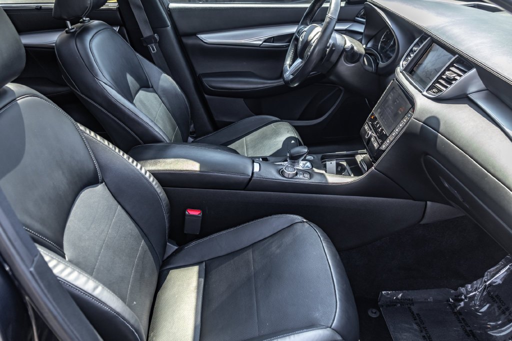 Used 2021 Blue INFINITI Sensory image 32