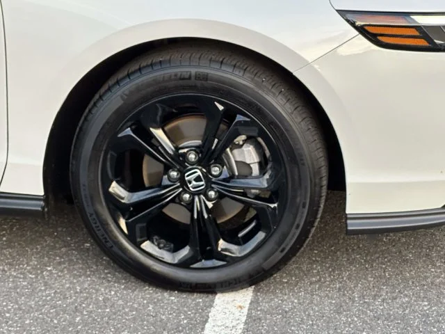 2025 Honda Accord SE - Photo 8