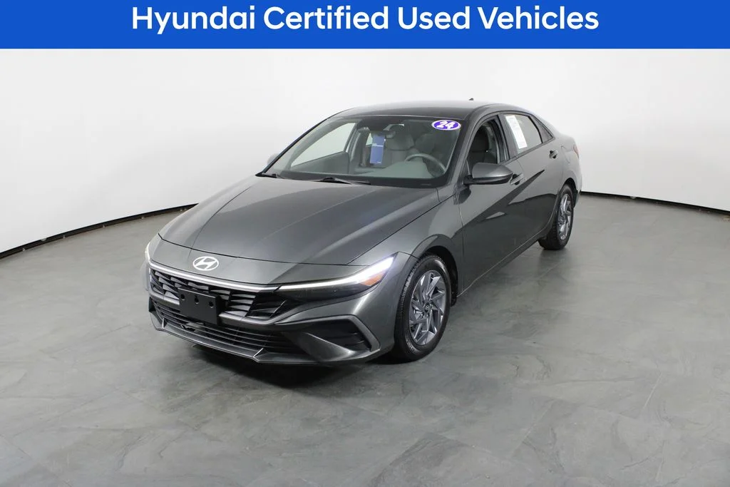 Used 2024 Gray Hyundai SEL image 2