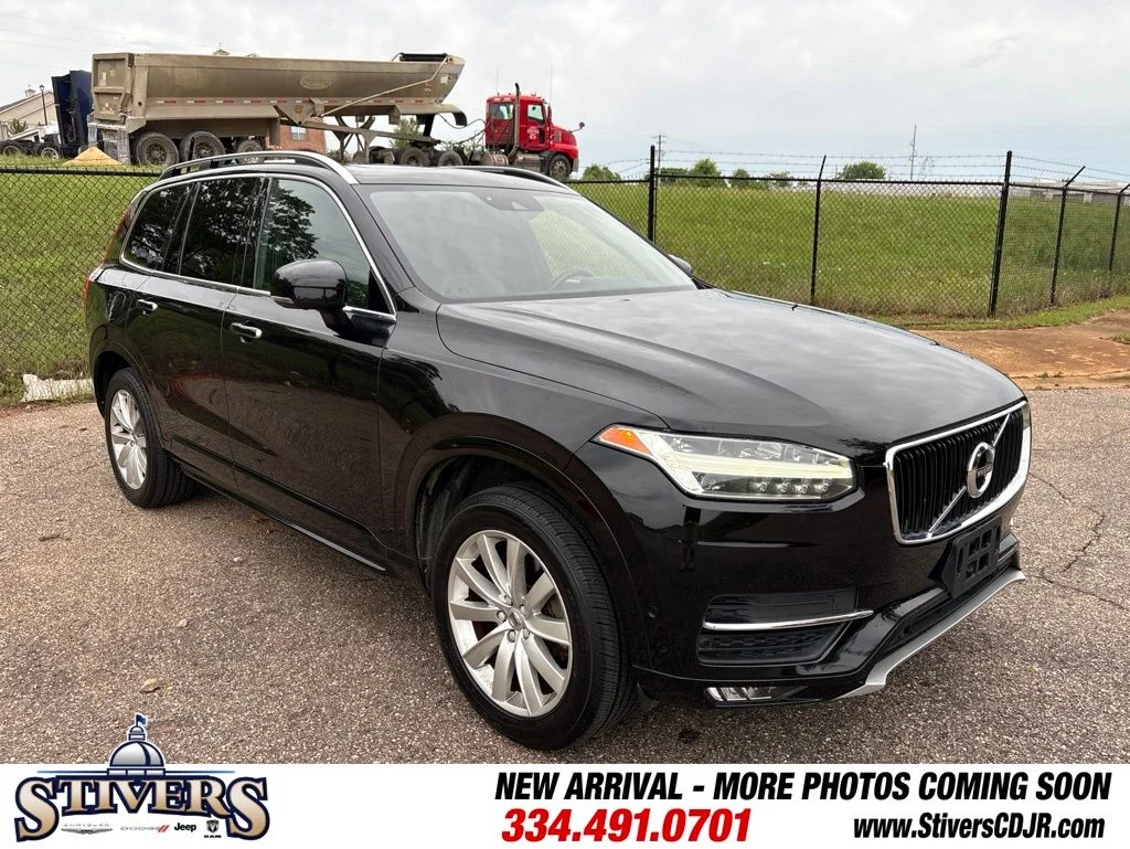2018 Volvo XC90 T5 FWD Momentum's photo
