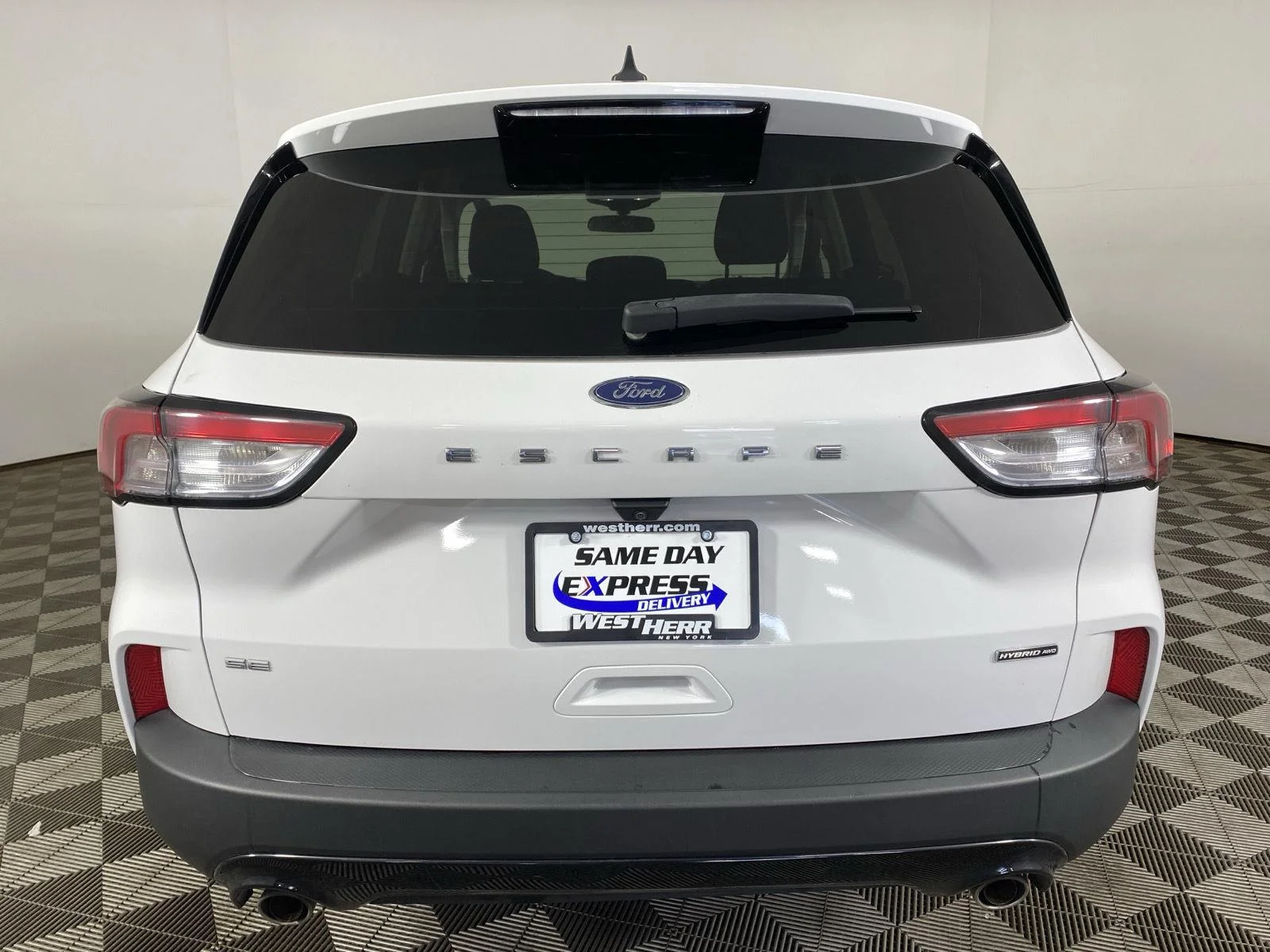 Used 2022 Oxford White Ford SE Hybrid image 6