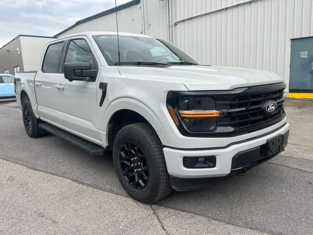 Used 2024  Ford XLT image 3