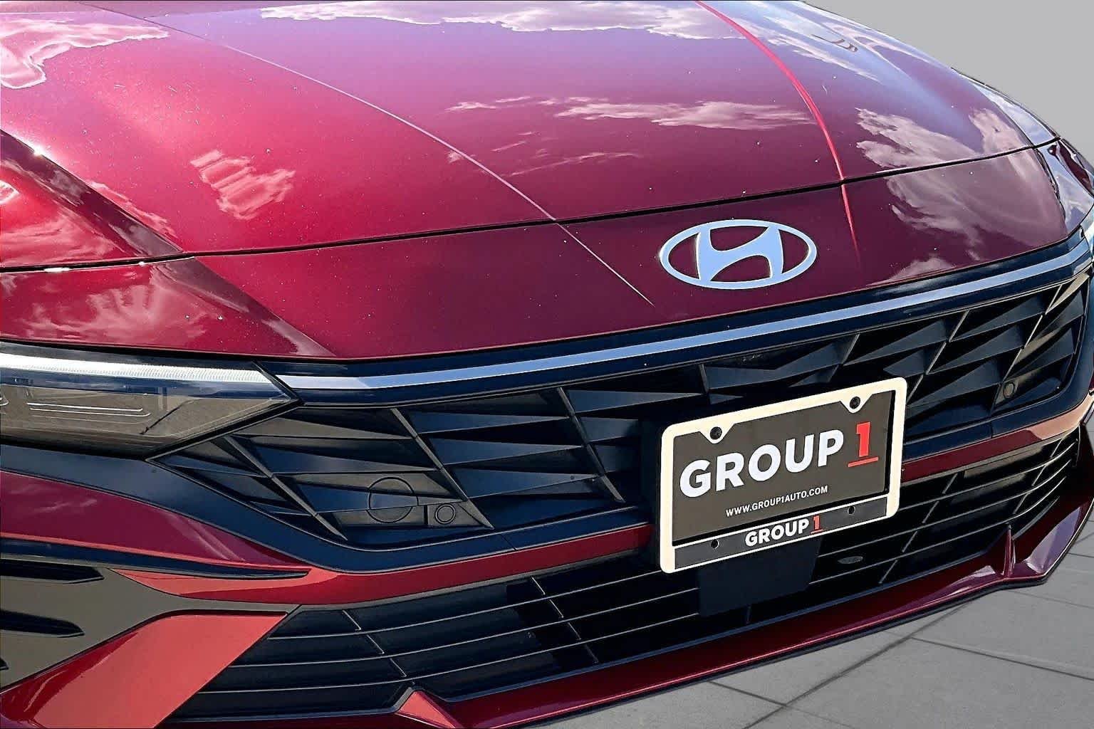 2025 Hyundai Elantra Limited - Photo 30