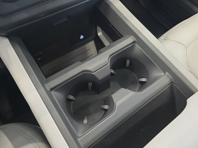 New 2026 Tasman Blue Land Rover X-Dynamic SE image 18