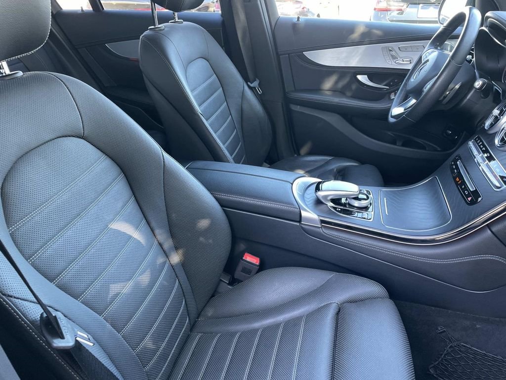 Used 2019 Black Mercedes-Benz GLC 350e image 27