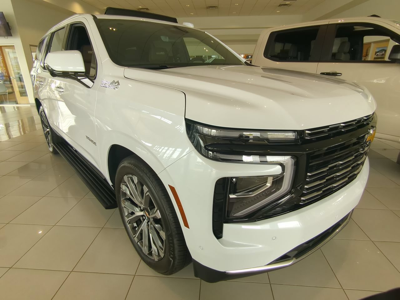 New 2026 Polar White Tricoat Chevrolet High Country image 2