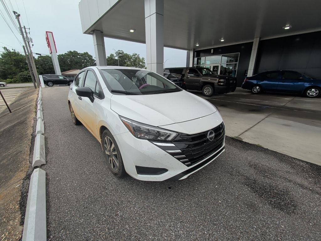 2025 Nissan Versa 1.6 S CVT's photo