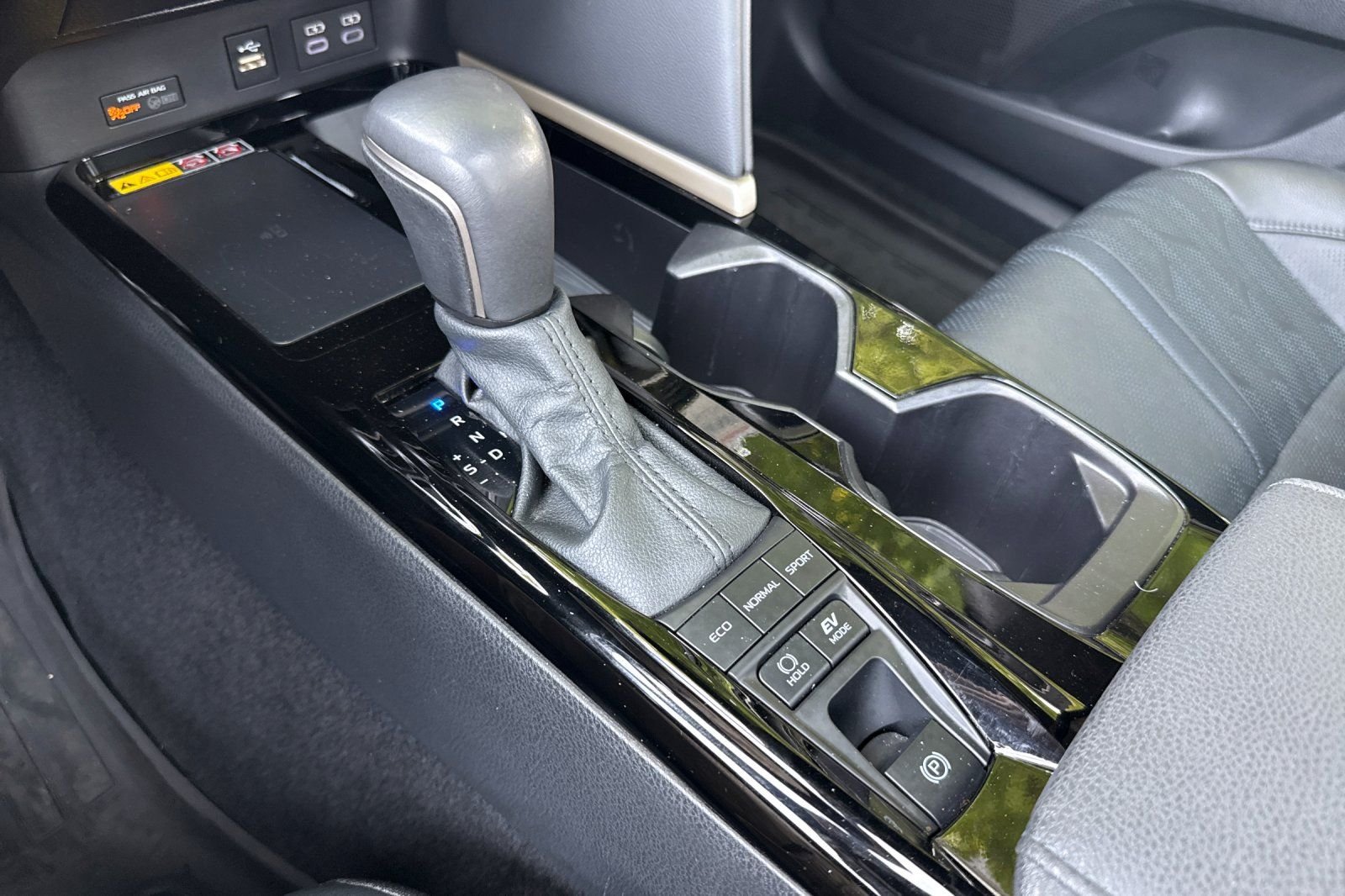 Used 2025  Toyota XSE image 19