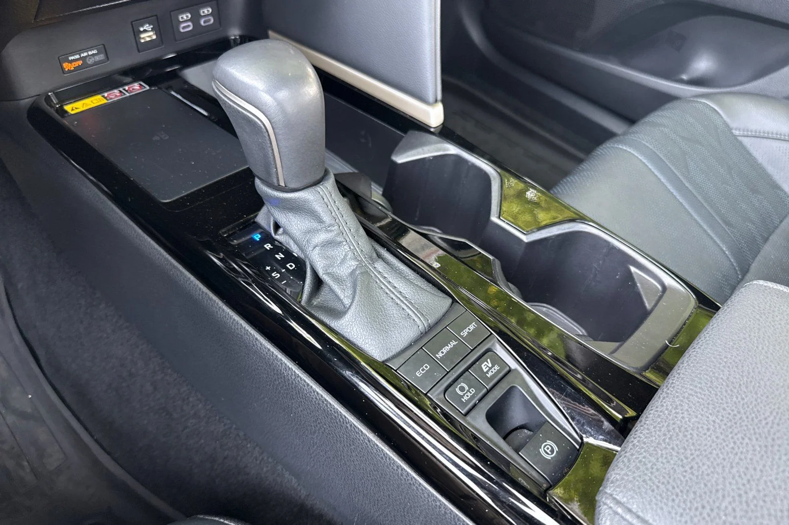 Used 2025  Toyota XSE image 19