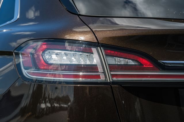 Used 2019 Brown Metallic Lincoln Reserve image 8