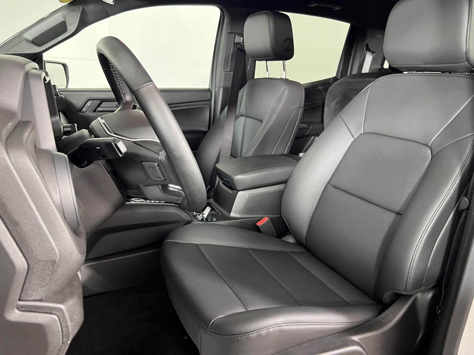 Used 2026 Summit White Chevrolet 4WD Trail Boss image 14