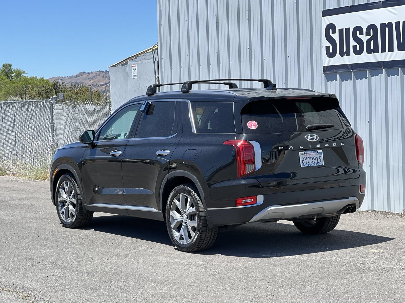 Used 2022 Black Hyundai SEL image 3