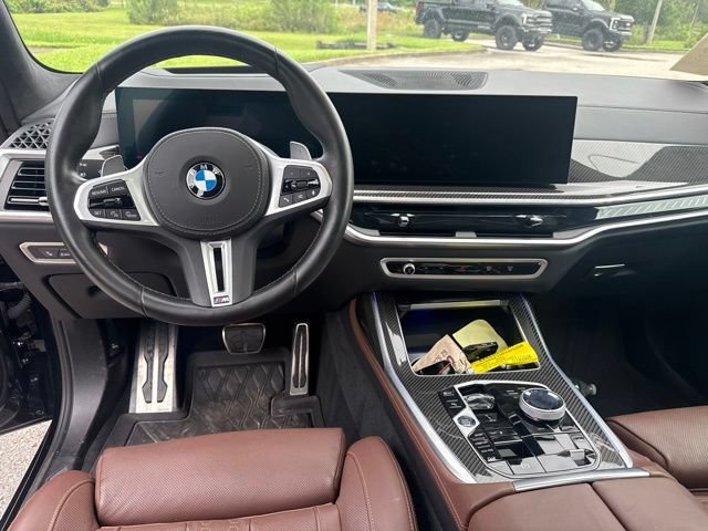 Used 2025 Black Sapphire Metallic BMW M60i image 10