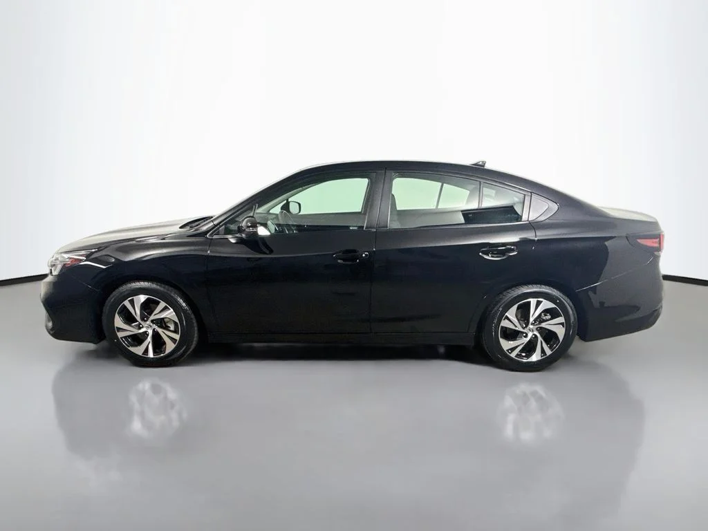 Used 2023 Crystal Black Silica Subaru Premium image 4